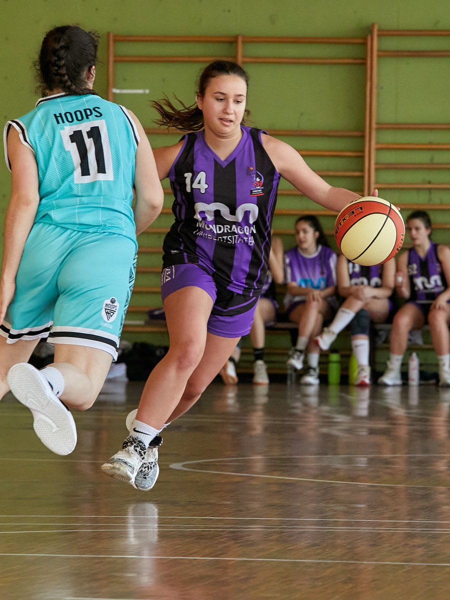 Errendimentuko juniorrak 🏀⛹️‍♀️
#NeskakLanDaLan igandean Antoñan 👊👊
<a href="/MUnibertsitatea/">Mondragon Unibertsitatea</a> Ointxe! 49 ▶️ 62 <a href="/HoopsDonosti/">DonostiHoops</a>
#enjoytheprocess 🔴
#mareamorea 😈
📸📸 Angel Ayastuy 🔝💯🤟