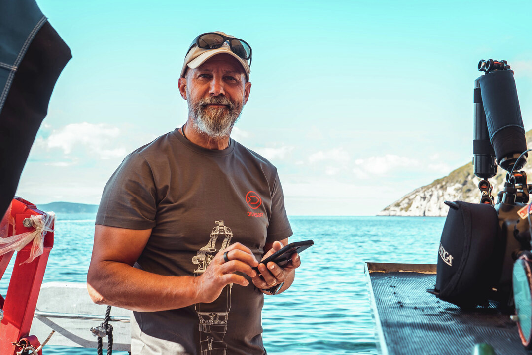 divesoft's tweet photo. Meet our #CCRLiberty instructors!
Edoardo Pavia is a documentarist, IANTD Instructor Trainer, and owner of Sea Dweller Divers and participated in some challenging expeditions at the #Britannic and Antarctica.
EN video: https://t.co/pqjUSPHRpM
IT video: https://t.co/PsaOPppFLK https://t.co/R508fDq1Wi