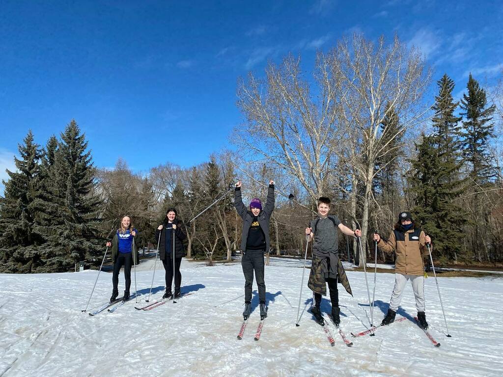 VimyAcademy's tweet photo. These Sport Fit 7s may have got the last day on cross country skis this year! A beautiful, sunny slushy day at Gold Bar ParkβοΈ #vimyproud #goldbarparkedmonton #springbreakisalmosthere #epsb #nn https://t.co/UEFaxmzZ0X