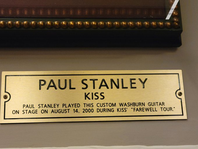 Paul Stanley played this in Denver!!! https://t.co/lrQcQdUiKb