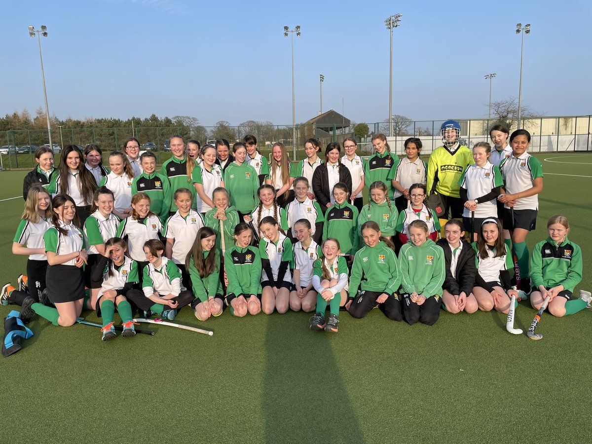 Great to have 50 year 8 girls playing hockey, finishing off their season with matches in the sun v <a href="/CarrickGrammar/">CarrickfergusGrammar</a> Well done teams 1+2 winning 4-1 (Chloe McD x2, Sophie McF, Imogen C) and teams 3+4 winning 1-0 (Hannah M) #susbuilding💪💚🏑🖤Thanks <a href="/CarrickGrammar/">CarrickfergusGrammar</a>