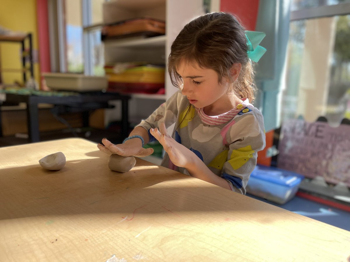 Estmonge12's tweet photo. We are having so much fun learning about Native American pottery #artresidency @JeffreysGroveES https://t.co/3RR0Fs2JDk