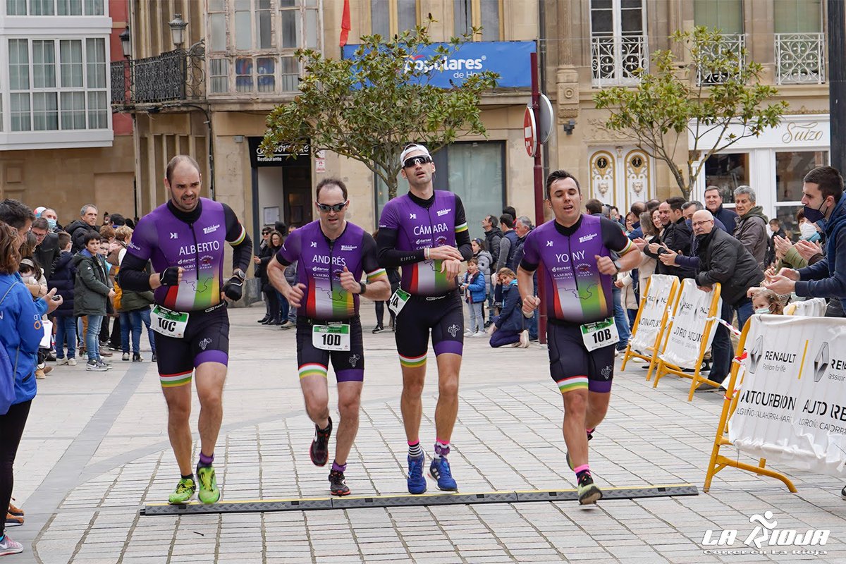 Campeonato de La Rioja de Duatlón por Equipos y nuestro debut como club. Disfrutamos y aprendimos, el año q viene daremos más guerra 💜🍇 #LaRioja #HARO #duatlon #equipos