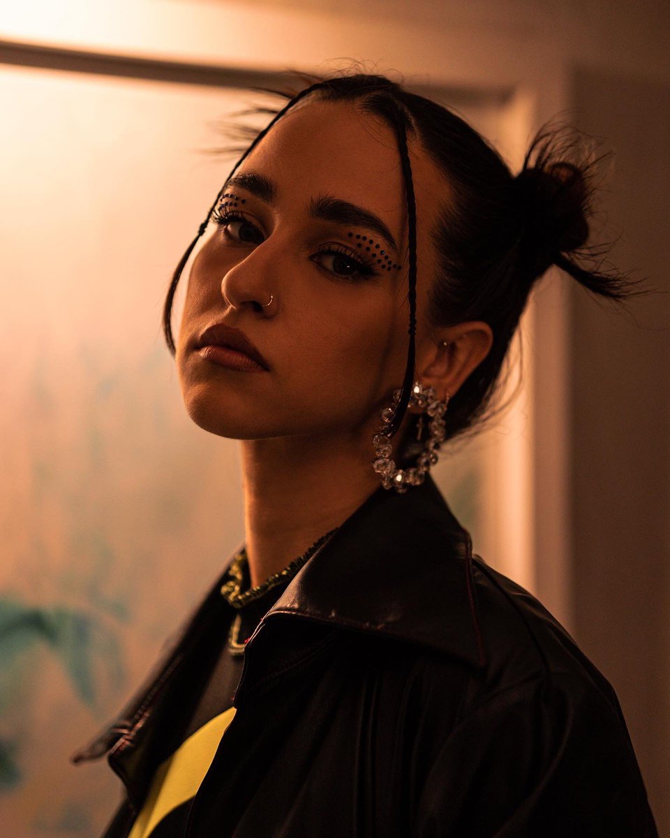 ferranmullor__'s tweet photo. hace unos días le hice estas fotos a Holy Molly para su último videoclip y nose me apetece colgarlas aunque dudo que lleguen a nadie como mi trabajo en general🥲 https://t.co/9sIFGbcgby