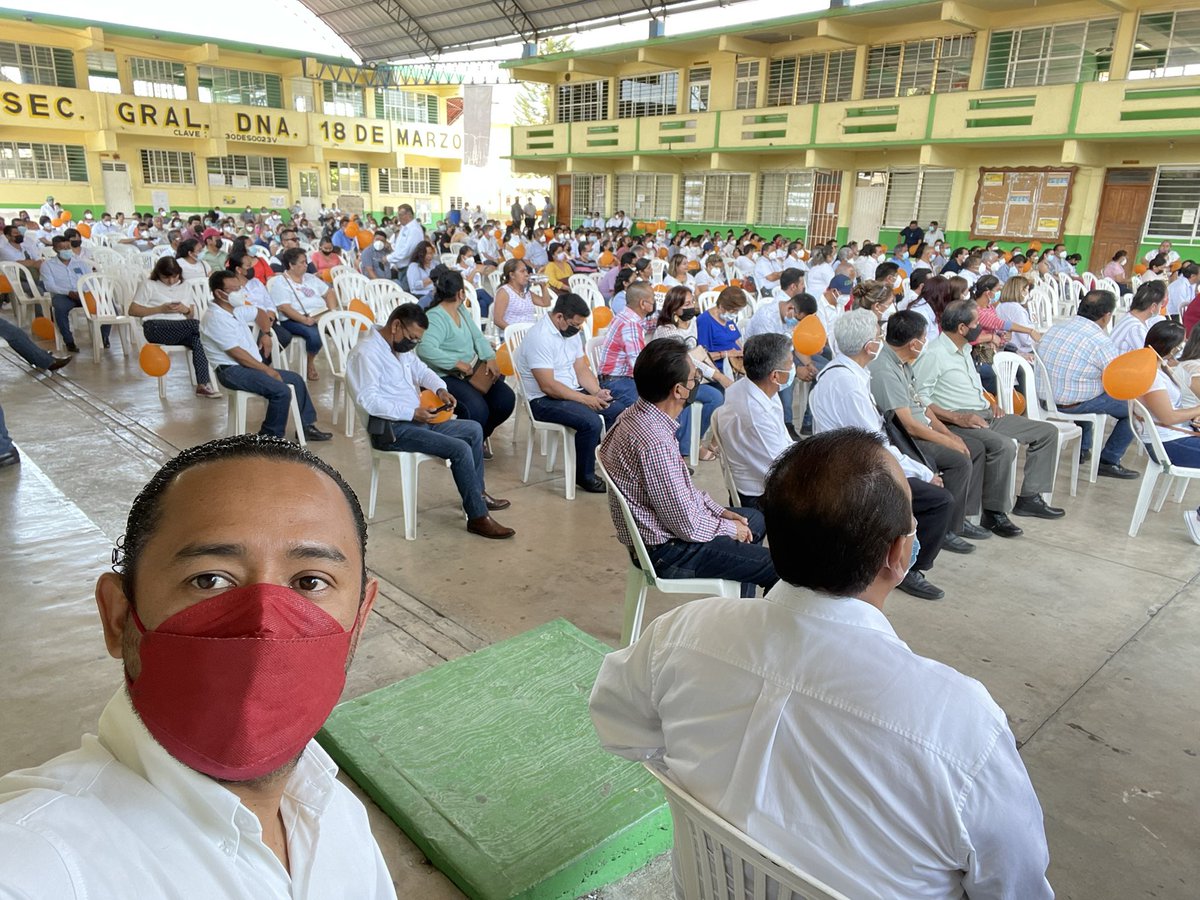 Felder_Jimenez's tweet photo. Ha sido un verdadero gusto saludar a las amigas maestras (os) de Benito Juárez, Chicontepec y Álamo que confían en el Equipo Político. Vamos a ganar con Daniel Covarrubias. En el Equipo Político caminamos en Equipo con la base trabajadora

#VotaEquipoPolítico
#VotaNaranja https://t.co/AfF6U5pPe3