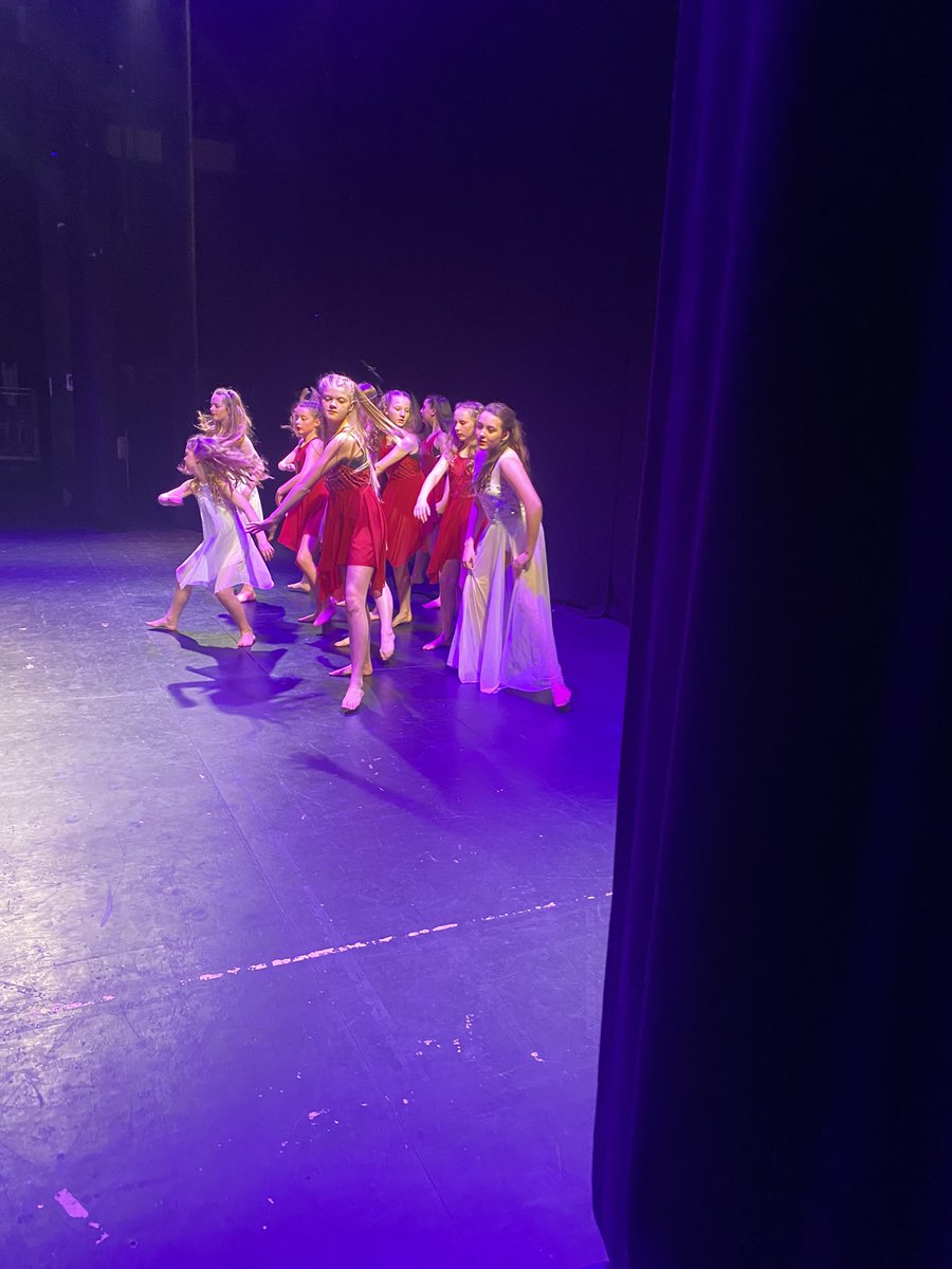 ilkleygrammarPE's tweet photo. Wow, what an amazing night at the Great Big Dance Off competition! The students have thoroughly enjoyed the opportunity to perform on stage. We are extremely proud of them all. Next up is the Bradford Schools’ Dance Competition 💃🏼💃🏼💃🏼@Ilkleygrammar https://t.co/qEKJimK7t9