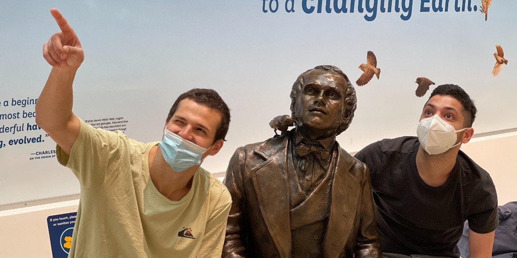 GeorgetownELC's tweet photo. One of the great parts of Prof. Overman's Intensive Professional English class is getting to go on field trips! IPE takes advantage of DC's museums, and they had a great time learning about science and art at the Natural History Museum and the National Gallery! #GeorgetownELC https://t.co/sOgby2VLh2