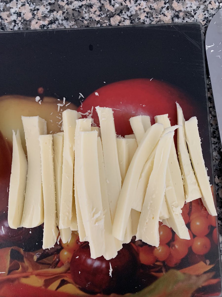 DannyChild1's tweet image. Prepped in the air b&amp;amp;b and all down at the convention centre in the fridge, it looks insane 🍕