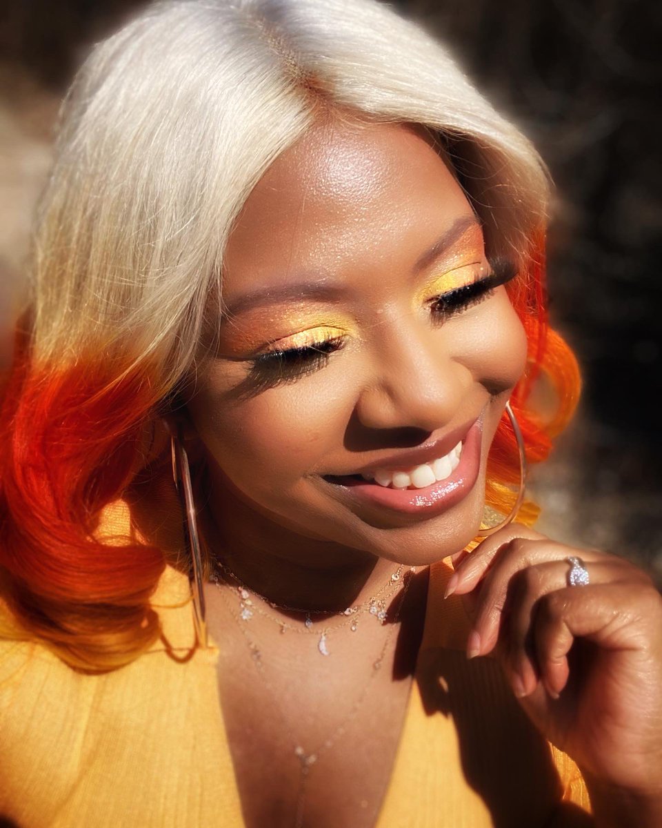 👑CANDY CORN QUEEN👑 tweet media