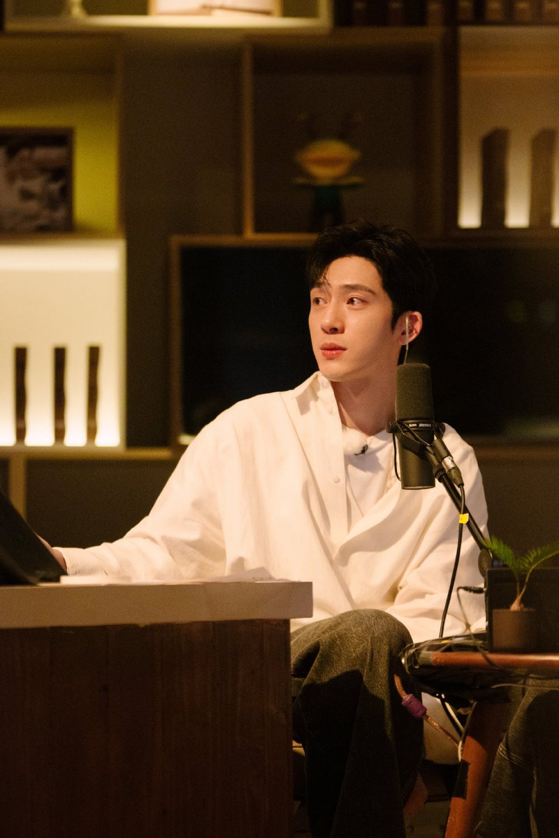 cdrama_update's tweet photo. 220329 #JingBoran Studio weibo update for Variety show #WelcomeBacktoSound2   

More pics - https://t.co/aBLc9pCsI1 

#井柏然 #朋友请听好2 
#井柏然朋友请听好2 https://t.co/QtWrVlHGsd