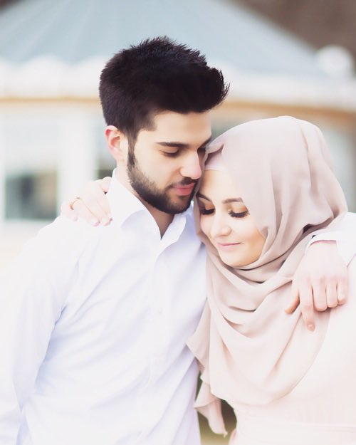 🕊
.
.
.

قالت اكتبني 
 قولت ……
قافية القصائد انتي وغزلها
.
.
. 
#صباح_الخير 
🕊