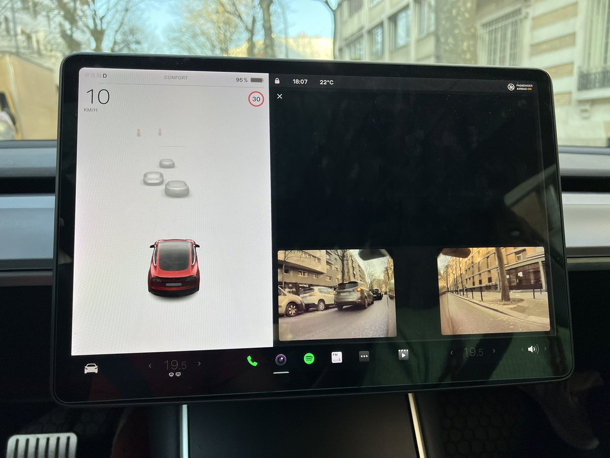 SYLinvest's tweet photo. @brandonee916 Had the same issue last Sunday after full charge (8kw/h) from 5% to 100% for calibration then the problem disappeared after the camera slept in the garage. noticed before when i used superchargers, (that I rarely use) that this issue could occurs. Asking a mobile SC investigation https://t.co/JvTCzV8ddE