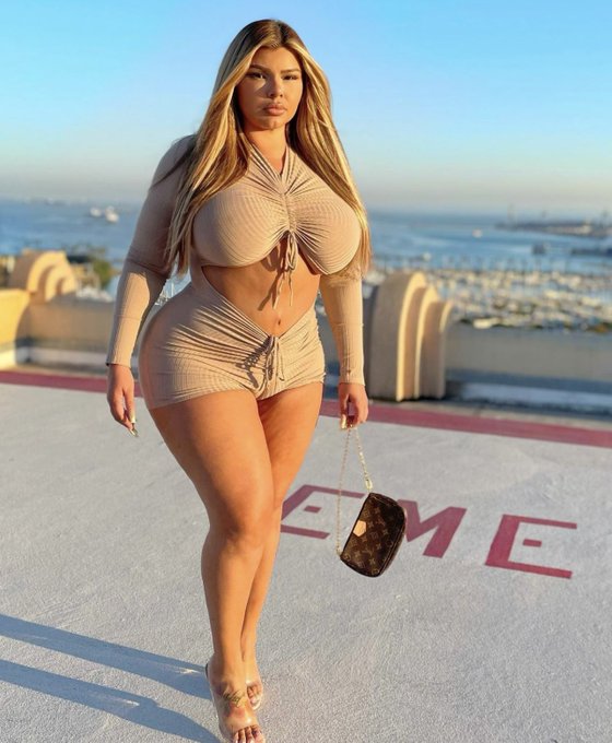 How was your day ? Tell me ⬇️👄  https://t.co/4k4AMSUB3W https://t.co/QwGCnvyCHC