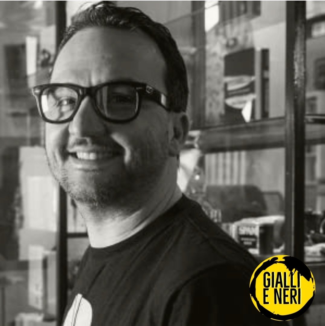 Tanti auguri ad uno degli scrittori più importanti del giallo e del noir Italiano. BUON COMPLEANNO PAOLO ROVERSI ❤
<a href="/paoloroversi/">Paolo Roversi</a>