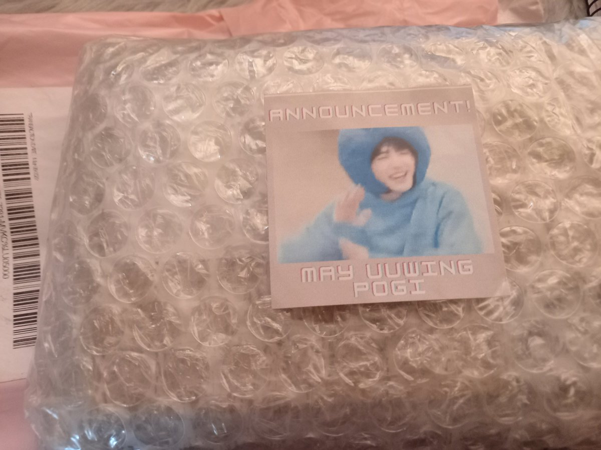 Kageyama005's tweet photo. Thank you @versecollects! Changmin has arrived safely. Ang ganda ng pagkakapack niya. Sparks muchhhh! Salamat din po sa pafreebie na potchi π€β€.
#verseproofs https://t.co/HrHi1lmAio