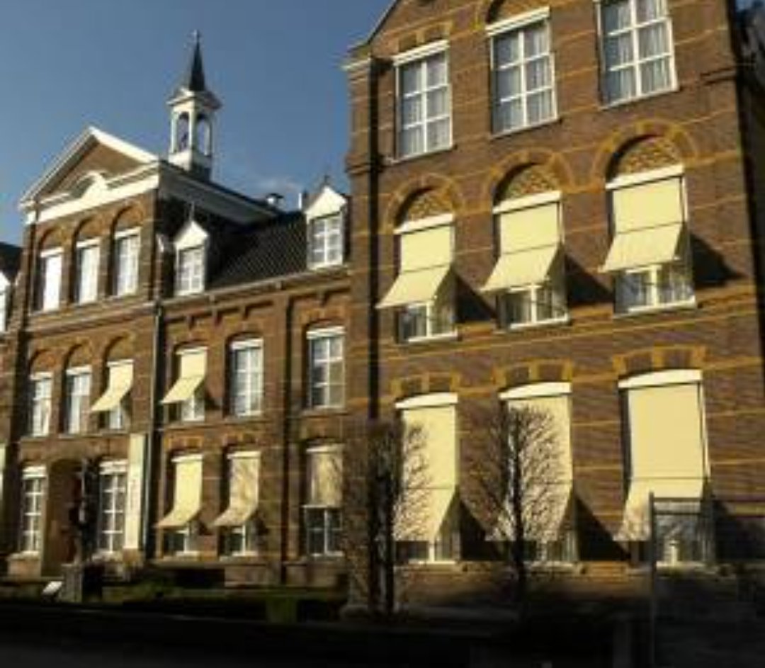 obsdeieme's tweet photo. In Veghel worden in het klooster 125 vluchtelingen opgevangen Voor het onderwijs daar zijn we op zoek naar mensen met een onderwijsachtergrond. Heb je tijd en wil je van betekenis zijn? Laat ons dit dan weten.

Спасибі! https://t.co/QutfPGZbt1