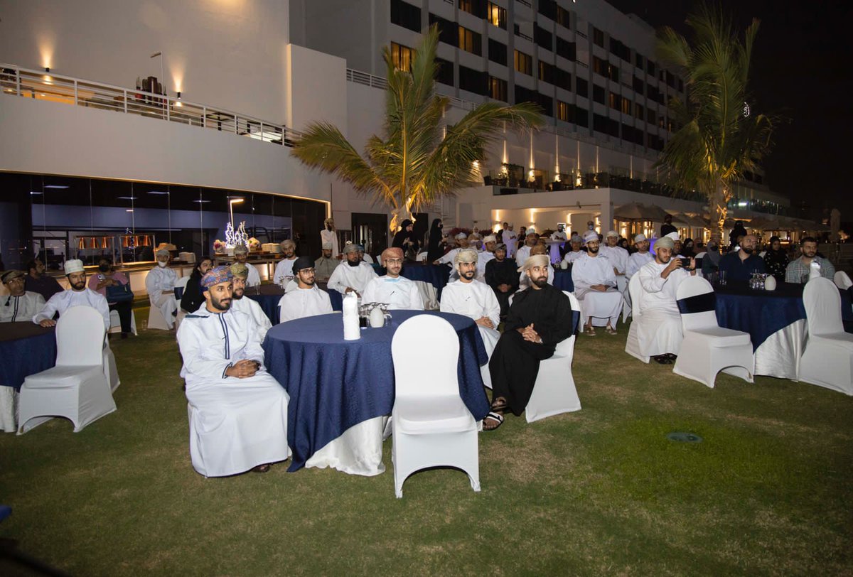 تم الليلة الماضية الافتتاح الرسمي لجمعية خريجي UKODH  مع حفل توزيع جوائز مسابقة "Cybersafe" في فندق كراون بلازا!🤩

#الامن_السيبراني