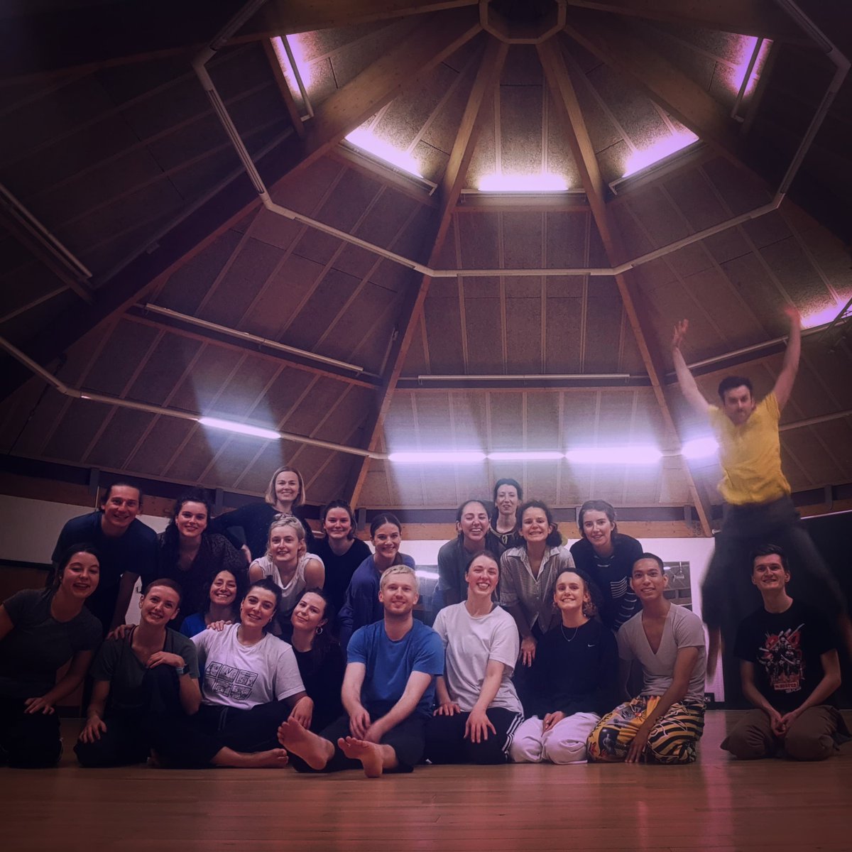 SDanceNetwork's tweet photo. It is so lovely to see our participants & audiences grow with people from local to Hertfordshire, Fareham & Birmingham joining our activities over the last few days.
#professionalclass #dance #providingsince2016 #sussexdancenetwork #together #cpd
📸 from Rachel Sullivan's class https://t.co/CSZyDA05r2