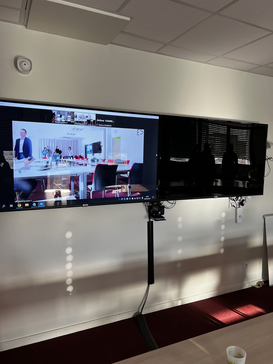 EuropaRenovate's tweet photo. The @EuropaRenovate team meets in Grenoble, FR, at @Ageden38 for our fourth meeting! We welcome @WaisPiotr from @cleanenergy_eu and all partners 🏡
Stay tuned for latest news! #buildingrenovation #energyefficiency #togetherforclimatechange https://t.co/LPflPXp2Le