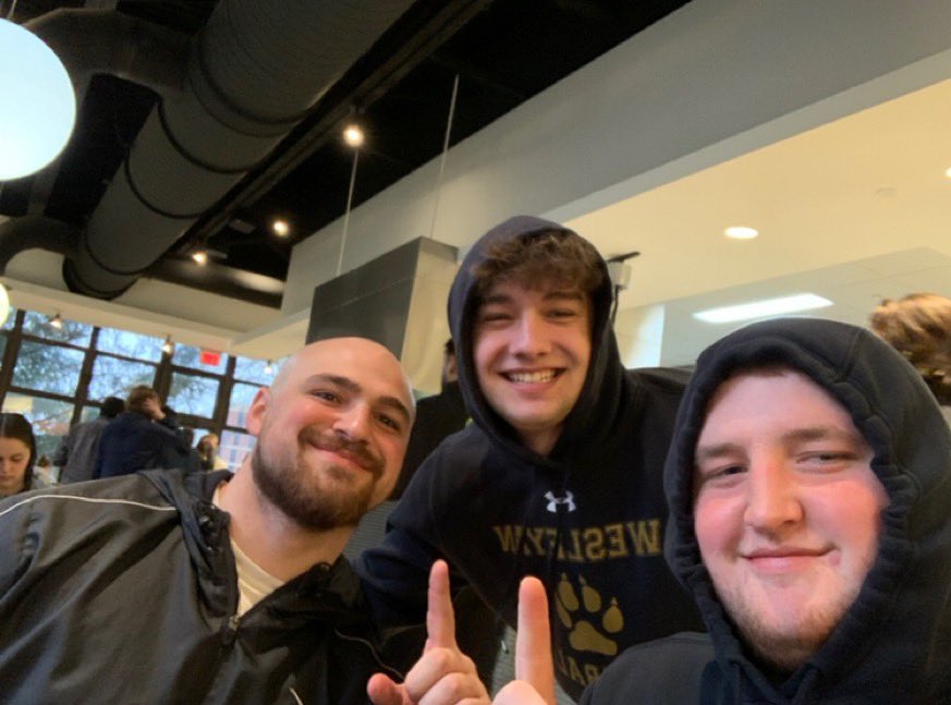 EZEastmans tweet media