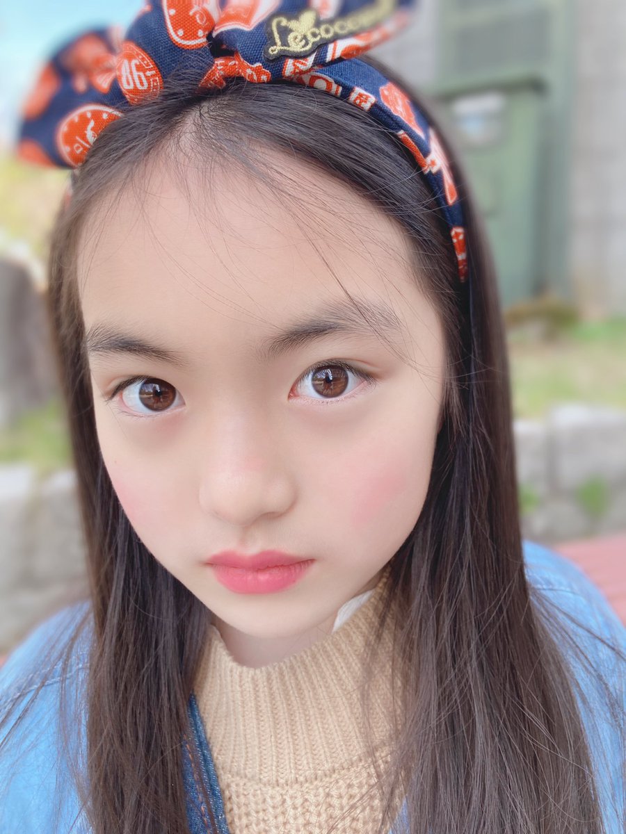 Rino_Kyono's tweet photo. 春休み満喫中🌸
朝から兄ぃにが璃乃のお着替えを取り上げるから��いかけ回してたら家の角で足の小指打ち付けて負傷😵
う〜
悶絶する痛み😵
血が止まらない😵
絆創膏 貼り替えてもスグ真っ赤🩸
...(lll-ω-)ﾁｰﾝ
皆さま家の中での鬼ごっこはお勧めしません😩
#京野璃乃 #エアリーズエンタテインメント https://t.co/mIfujUCfQy