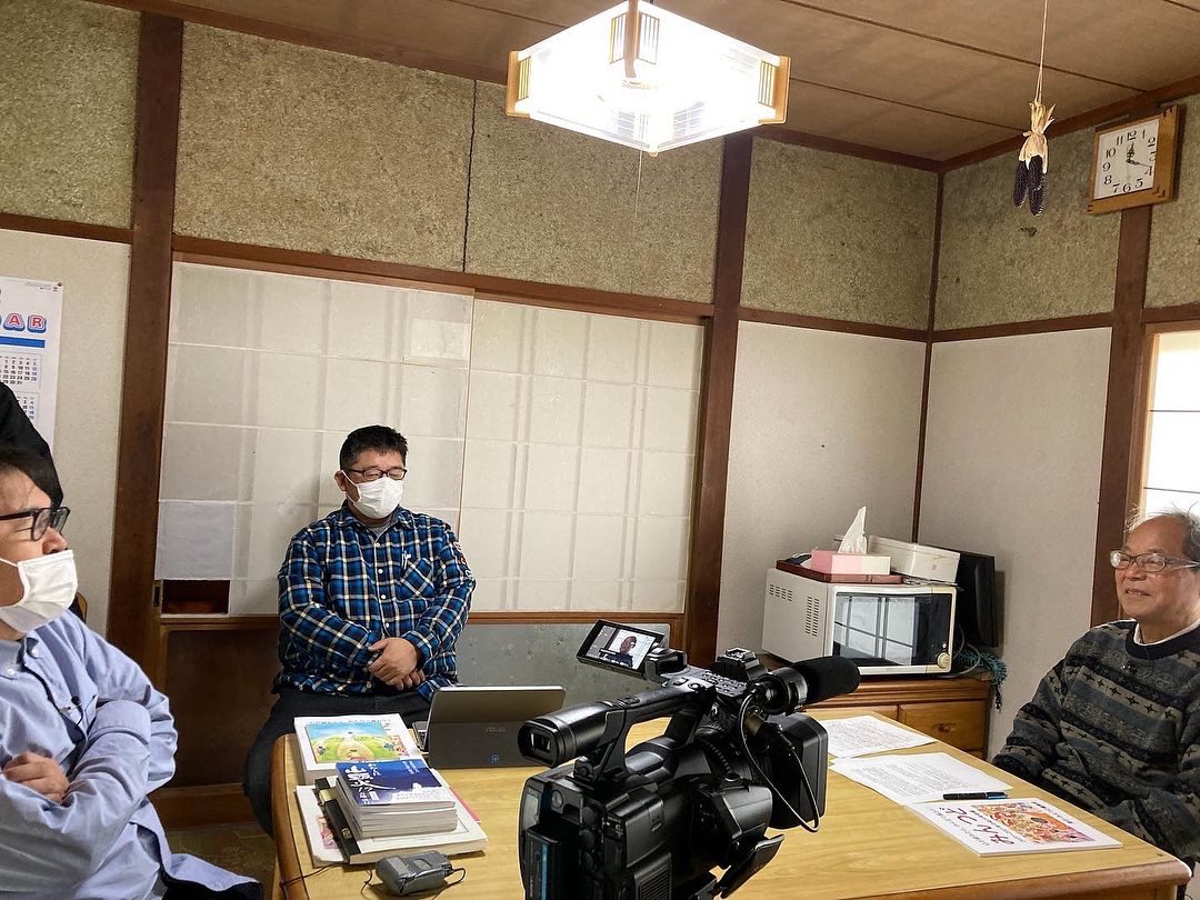 cocoro_nukumoru's tweet photo. Kビジョン
＼こころてれび／

🌸4月の放送
精神疾患と向き合い、自ら発信
ミニコミ誌編集長　
天地成行さん

Kビジョン
デジタル12ch
4/1(金)〜3(日)
月〜金17:30〜18:00
土・日13:00〜13:30
　　　23:30〜24:00
4/4(月)〜30(水)
月〜金8:30 
土・日17:00、23:00
ほか
火10:30、木16:00、日10:00 https://t.co/0DXYhWFISL