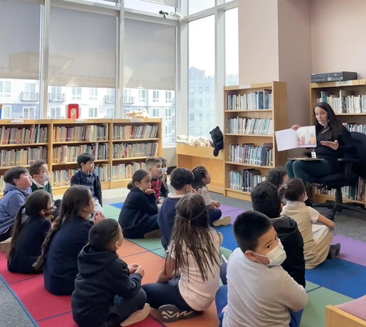 sspeziale's tweet photo. After learning about the library as part of our community unit, we took a “trip” up to the fourth floor school library @GES_Revere .  Students were excited to experience an actual library and see the vocabulary words that we learned about (books, shelves, librarian, etc). https://t.co/PrY38gQeHU