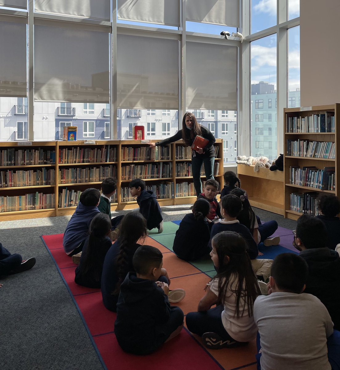 sspeziale's tweet photo. After learning about the library as part of our community unit, we took a “trip” up to the fourth floor school library @GES_Revere .  Students were excited to experience an actual library and see the vocabulary words that we learned about (books, shelves, librarian, etc). https://t.co/PrY38gQeHU