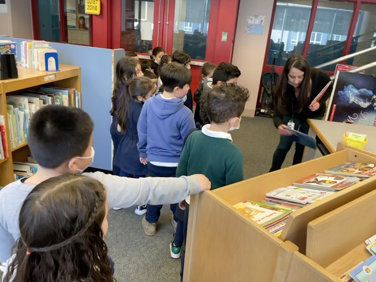 sspeziale's tweet photo. After learning about the library as part of our community unit, we took a “trip” up to the fourth floor school library @GES_Revere .  Students were excited to experience an actual library and see the vocabulary words that we learned about (books, shelves, librarian, etc). https://t.co/PrY38gQeHU