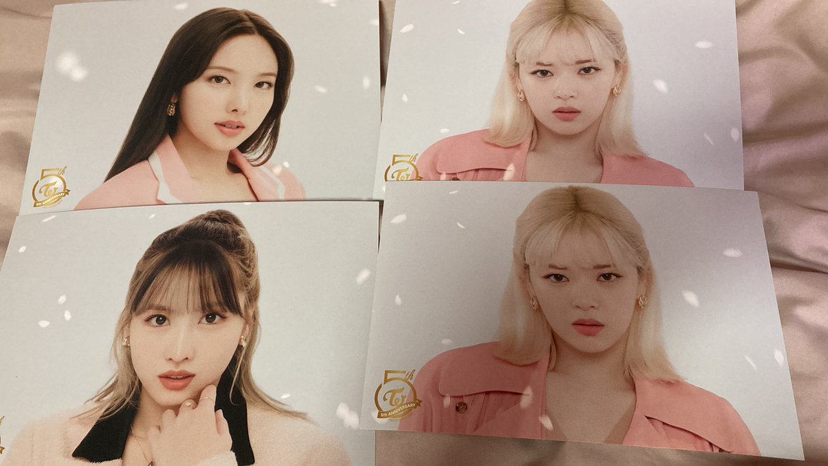 mona___1109's tweet photo. TWICE ポストカード 交換

 譲 タワレコ盤ナヨンジョンヨンモモ
求 once盤もも

 #TWICE  #TWICE4  #TWICE交換 https://t.co/gZDfoBqtTD