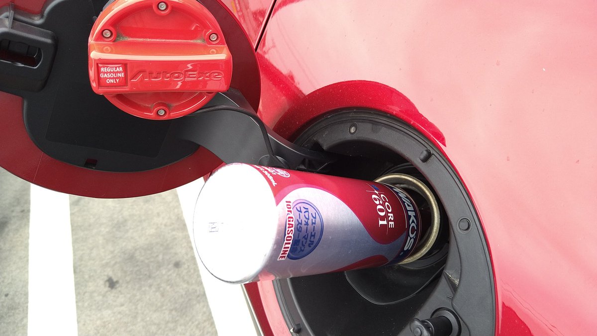 thanxyou1978's tweet photo. ワクチン接種後、病院近くのオートバックスへ寄り道😙
CX-30にも添加剤を投入🎵
CORE601は究極の添加剤らしいよ��
近々ロングドライブするので体感できるかな🤔
フューエル1は燃費向上と洗浄が、CORE601はエンジンフィールの向上がメインみたい⚡
燃費向上は期待出来ないらしい‼️
#CORE601 https://t.co/OgMdlvxfK8