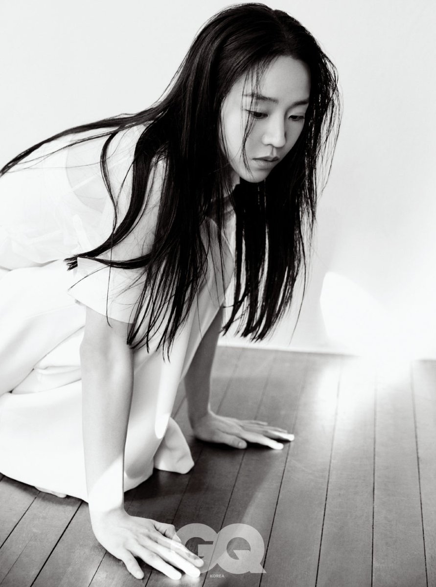 callmeeenoona's tweet photo. It is so fun seeing them both doing well -- the emotions are so deep. #GQmag #storyjcompany thanks for her interview #shinyesun and for updating his profile too #kimjunghyun. https://t.co/vuapdPi1za