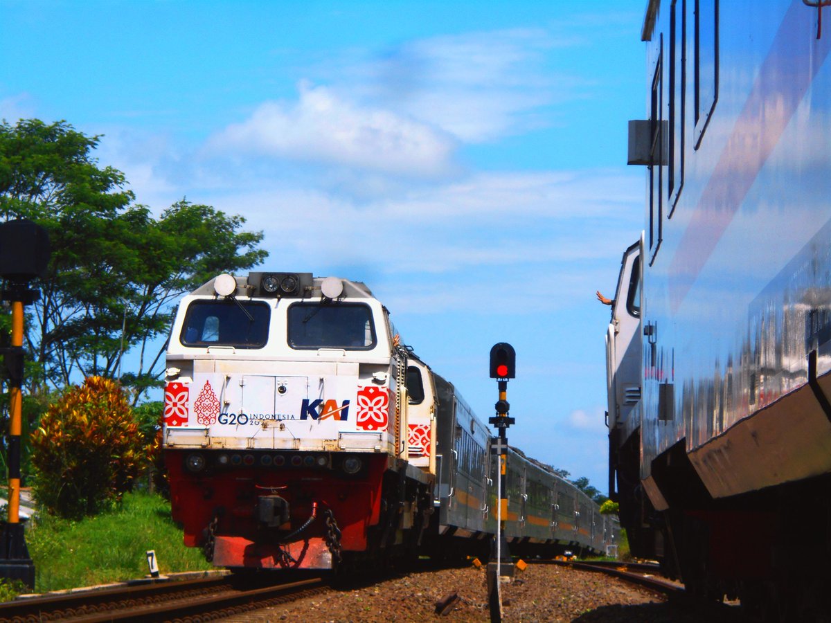 Rizkycc20145's tweet photo. Tetap berusaha jangan putus asa . Karena segala sesuatu butuh sebuah prose

@KAI121 @keretaapikita @mas_didiek https://t.co/rhBY6dGZJN