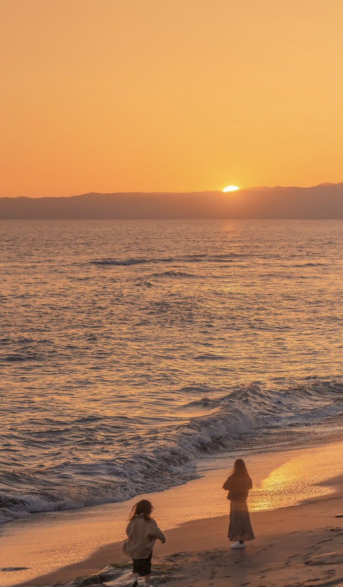 wanna watch sunset at the beach