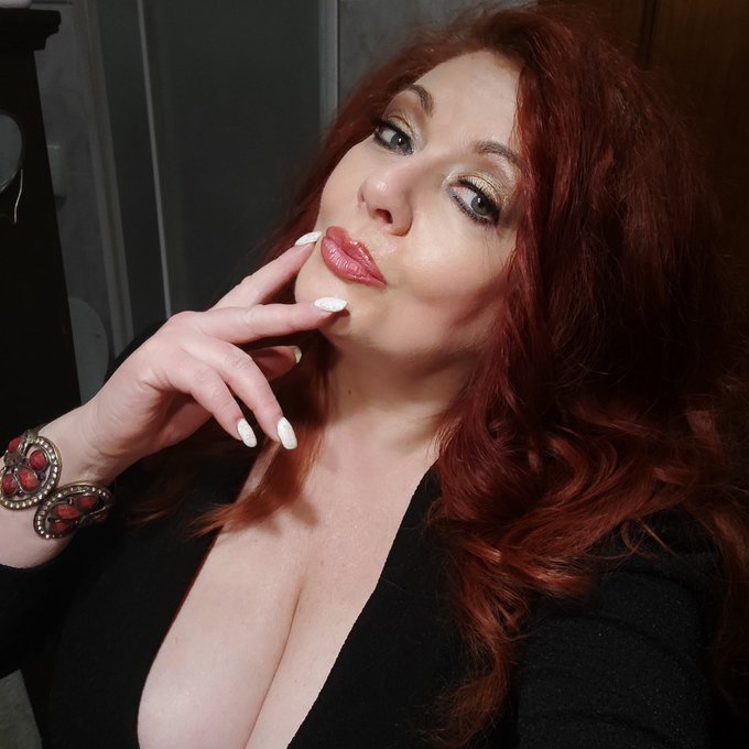 Miei carissimi amici sto pensando  a cosa far&ograve; questa sera 😀😀😀  https://t.co/wTXZjUBbQu  #attriciitaliane<a href="/tag/model"class="tags"><span>#model</span></a><a href="/tag/actress"class="tags"><span>#actress</span></a><a href="/tag/sexy"class="tags"><span>#sexy</span></a><a href="/tag/sex"class="tags"><span>#sex</span></a><a href="/tag/star"class="tags"><span>#star</span></a><a href="/tag/artist"class="tags"><span>#artist</span></a><a href="/tag/beleza"class="tags"><span>#beleza</span></a>