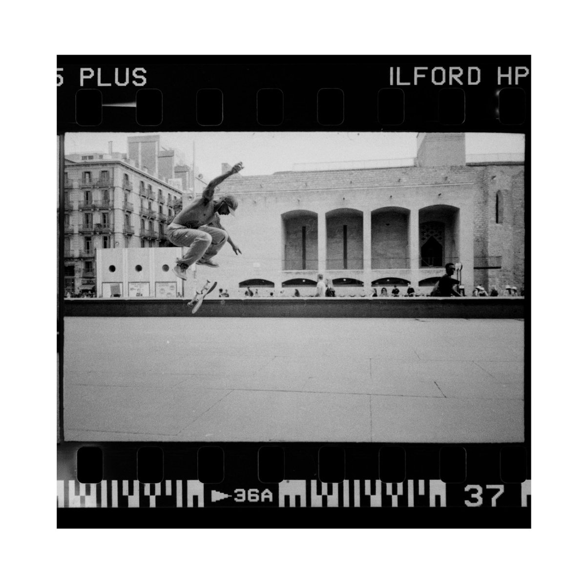 sam_doughy's tweet photo. MACBA, Barcelona, 2019. Captured on #olympusxa with #ilford #film. More on https://t.co/ErjTKqnVGJ. #35mm #macba #masoldcamera #photobook #nft #nftphotography https://t.co/Y1xAiBThTm