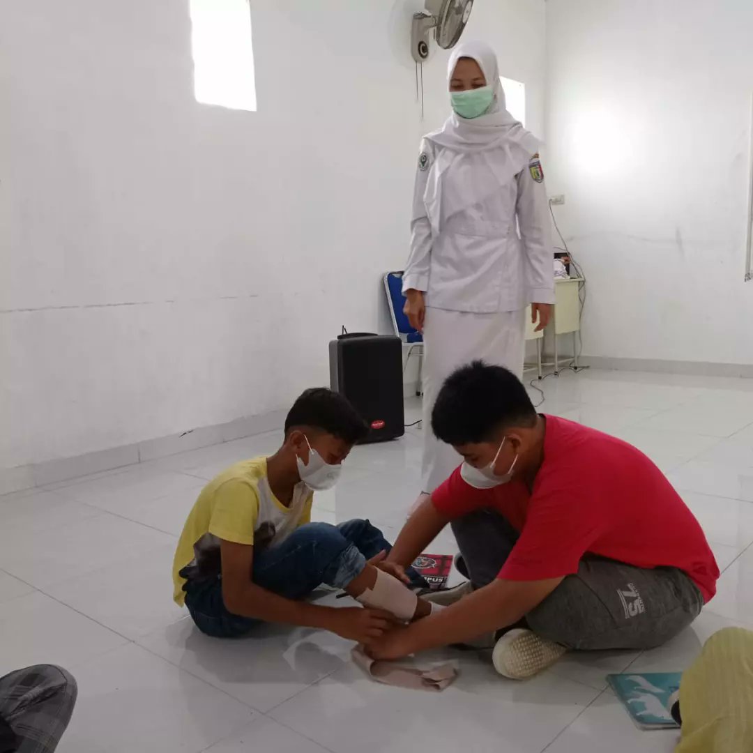 citrabangsapsw's tweet photo. Dear Nurses, you inspire us to help people

Guest Teacher hari ini adalah Ms Noor Hidayah merupakan seorang perawat di rumah sakit yang membagi kisahnya sebagai perawat. 
Serta berbagi ilmu tentang P3K

#citrabangsaschool 
#pringsewu 
#lampung 
#ppdbcbs2022 https://t.co/3un1B4JVDd