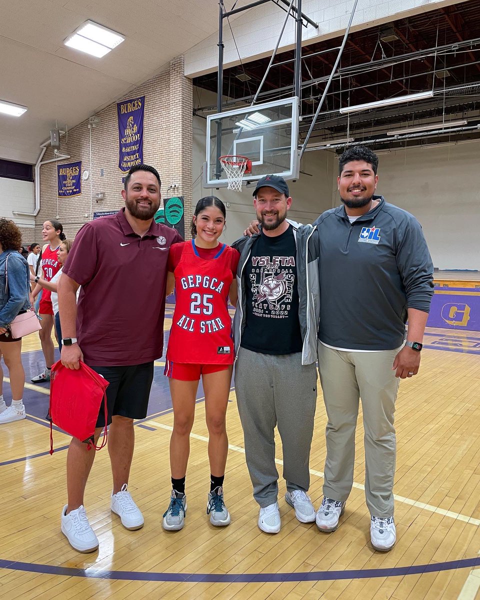 _MYCHALMINJAREZ's tweet photo. 2 years came and went by so quickly. So blessed to coach such a hard working, dedicated, humble, tough young lady @ArianaEscalan14 ! The sky is the limit, keep chasing your dreams!! Can’t wait for the next step in your career! https://t.co/pgkIjSUIGC