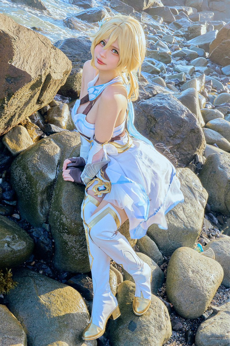 Lumine or Lewdmine ? 💛 https://t.co/f8VHmyG3xc