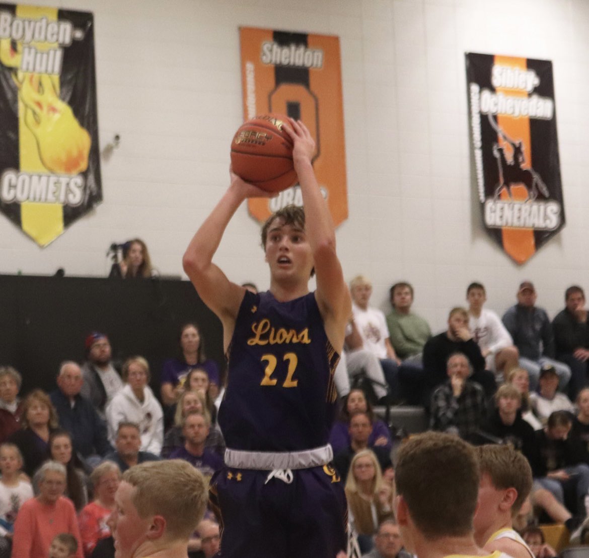 Masongerleman's tweet photo. Excited and blessed to announce that I will be continuing my academic and basketball career at Northwestern College! Go Raiders!!🔴⚪️@NWCBasketball https://t.co/zTbNKk1j2r