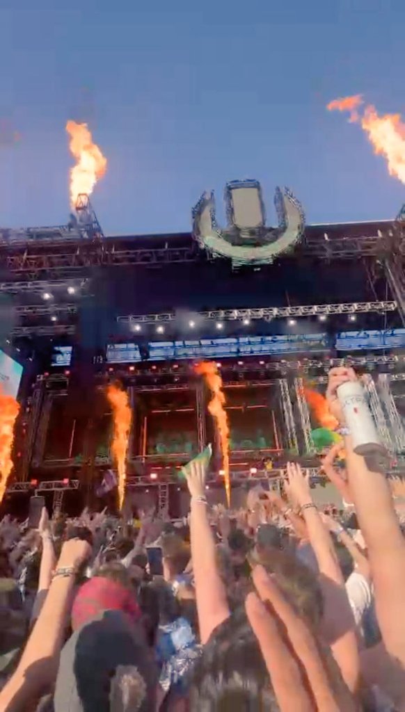 RolonRuiz's tweet photo. Yo solo salí a dar un paseo por el parque, y terminé en @ultra 😍😍🔥 Que buen finde! #livinginmiami https://t.co/1pOKkQRtG0