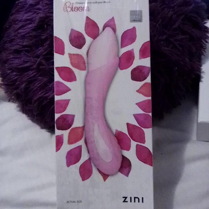 Bloom by @sinctyblkdmd https://t.co/uW9BcTOnbm Find it on #ManyVids! https://t.co/NtTQ5r00b8<a class="tags" href="/tag/sinctyblkdmd">@sinctyblkdmd</a><a href="/tag/manyvids"class="tags"><span>#manyvids</span></a>
