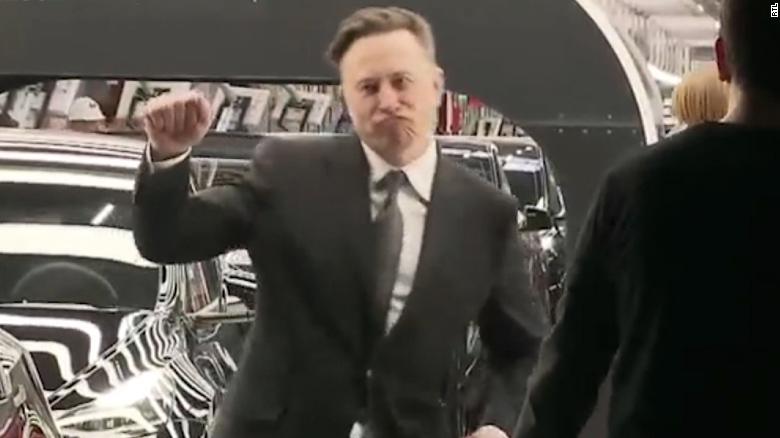 DirtMedia_Group's tweet photo. BREAKING: Elon Musk says he has Covid

Elon Musk says he has Covid for a second time, but he is feeling relatively well. https://t.co/qiouOo9Q5L