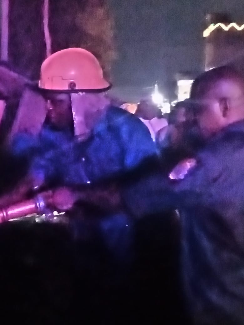fedfirelagos's tweet photo. As an a Service whose work is also to save lives and property, Federal Fire Service through her  Sururlere Fire Station  turned  out to Nnobi Street, Kilo Surulere, Lagos State in the wee hours of today. @linda_ikejii @9mobileng @Gidi_Traffic https://t.co/sjOMFHkwPD