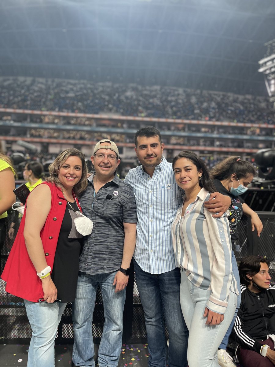 Jagarodz's tweet photo. El mejor día de mi vida ❤️ #Coldplay #ColdplayMonterrey #ColdplayMexico https://t.co/00dEYkxJYz
