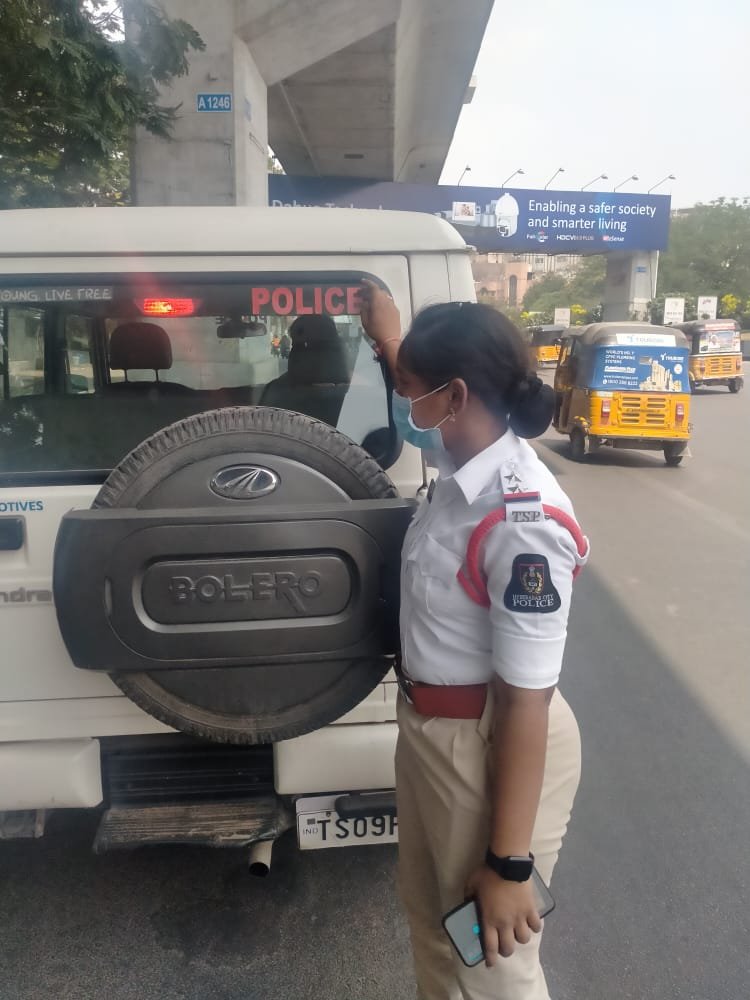 HYDTP's tweet photo. #HYDTPinfo
Today, 
@HYDTP Special drive against stickers (MLA, Police, Press, Advocate etc. ) on vehicles. All are equal before law.
@JtCPTrfHyd https://t.co/APGfXFr03c