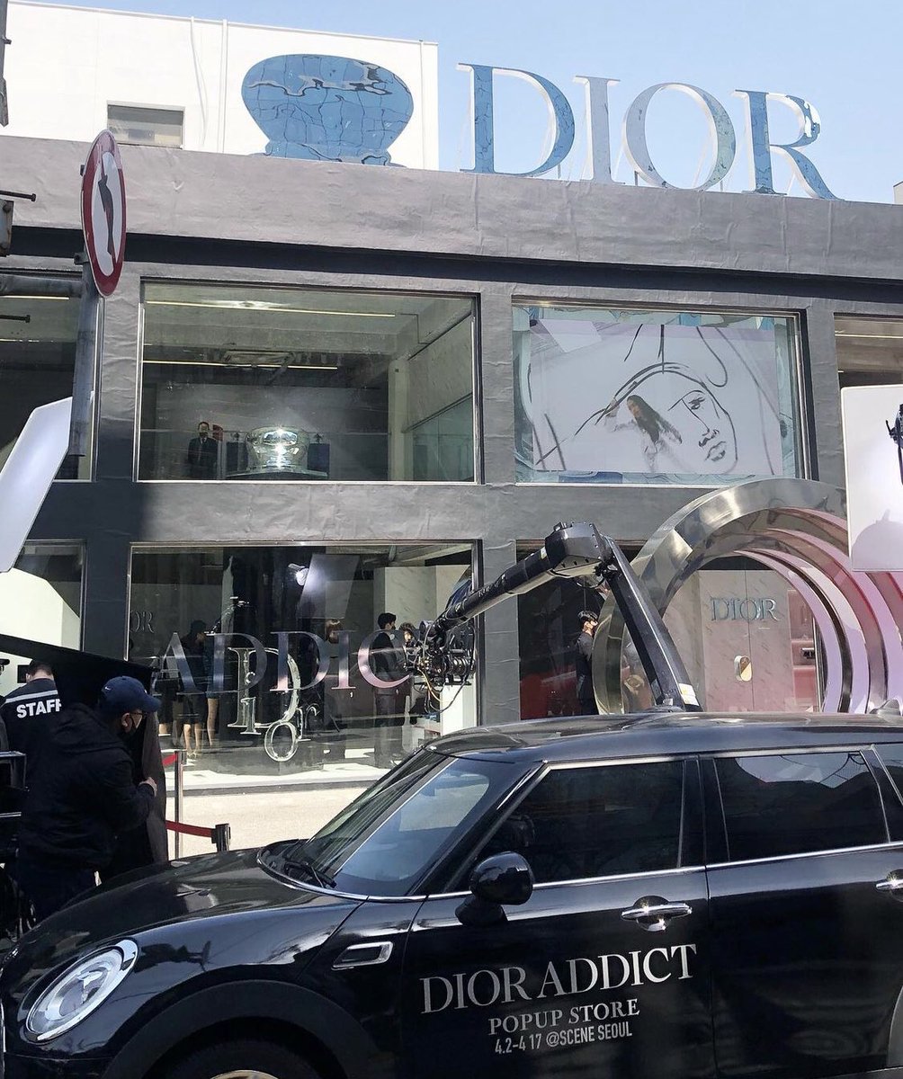 MOA_INA's tweet image. 📸Yeonjun dan Soobin terlihat di DIOR ADDICT POP UP STORE Seoul

@TXT_members @TXT_bighit #TOMORROW_X_TOGETHER 
#수빈 #SOOBIN #연준 #YEONJUN 
©️kangdong_leather