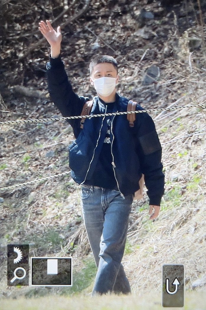 FO_iP-facAMevRe?format=jpg&name=medium