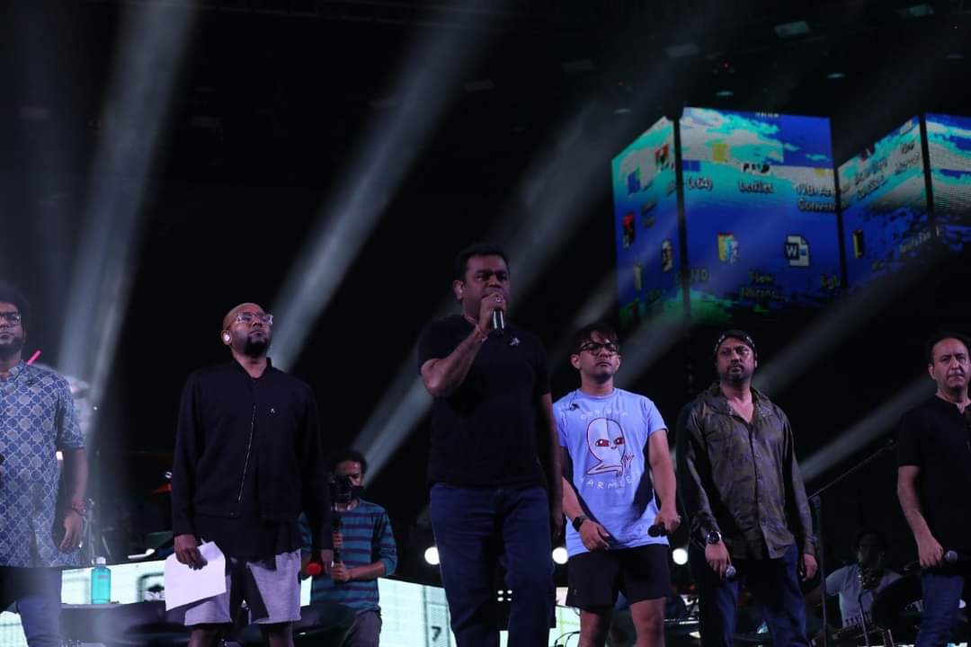 ARRahmanfever's tweet photo. #ARRahman  #liveconcert #rehearsal #Bangladesh #Dhaka https://t.co/IJh83kUJKL