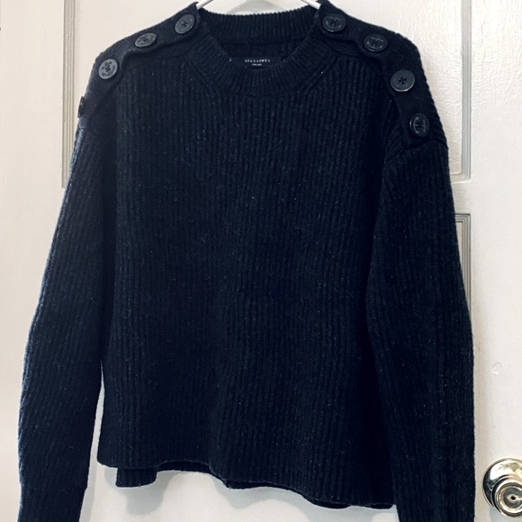 AnaNorm94009221's tweet photo. So good I had to share! Check out all the items I'm loving on @Poshmarkapp from @akpetty45 #poshmark #fashion #style #shopmycloset #allsaints #aerosoles: https://t.co/7pBpaqEOor https://t.co/XHJT3Gpjs9